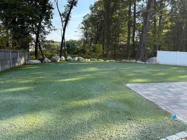 33 Tyng Road, Tyngsborough, MA 01879