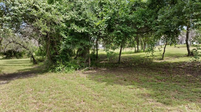 1495 Peninsula Drive, Bluff Dale, TX 76433