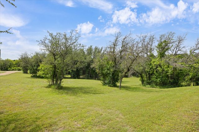 1495 Peninsula Drive, Bluff Dale, TX 76433