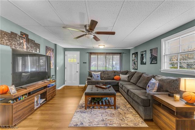 4905 Madison Avenue, Sheffield Lake, OH 44054