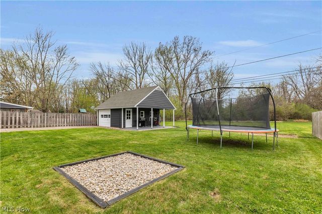 4905 Madison Avenue, Sheffield Lake, OH 44054