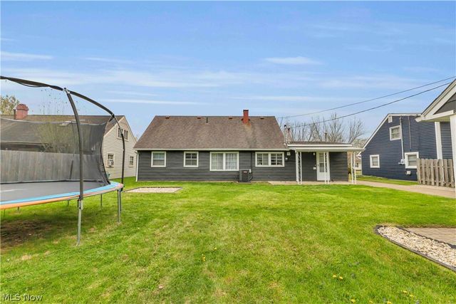 4905 Madison Avenue, Sheffield Lake, OH 44054