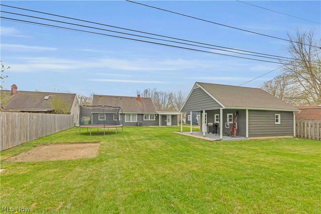 4905 Madison Avenue, Sheffield Lake, OH 44054