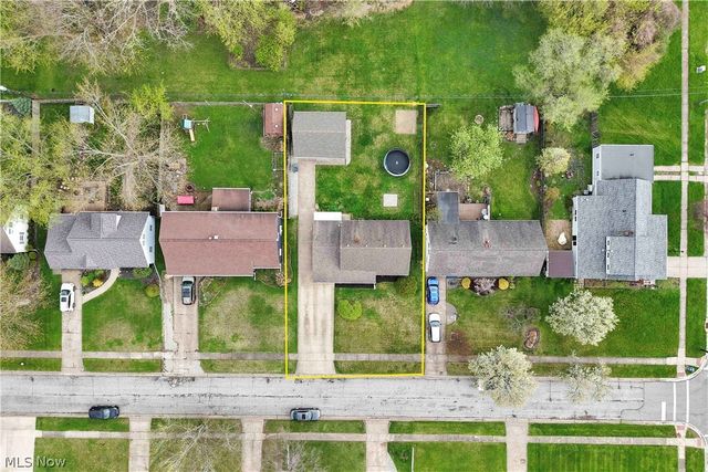 4905 Madison Avenue, Sheffield Lake, OH 44054