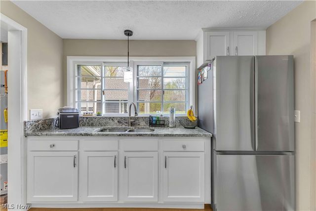 4905 Madison Avenue, Sheffield Lake, OH 44054