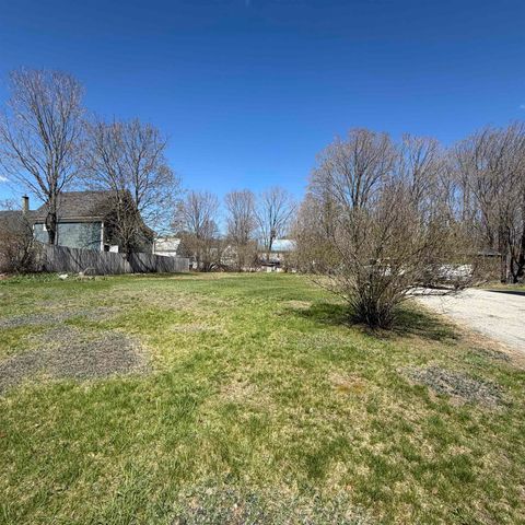 30 Mooney Street, Farmington, NH 03851