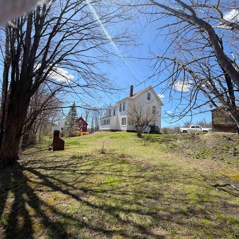 30 Mooney Street, Farmington, NH 03851