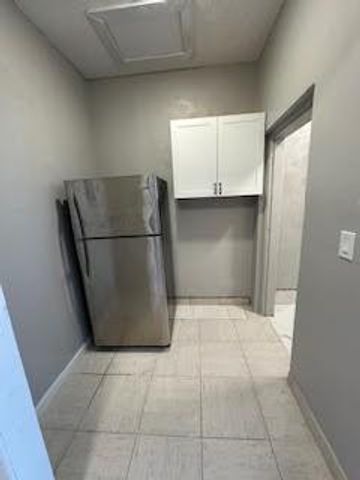 232 SW 10th Street, Hallandale Beach, FL 33009