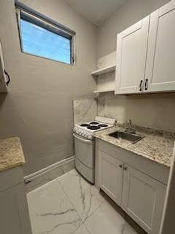 232 SW 10th Street, Hallandale Beach, FL 33009