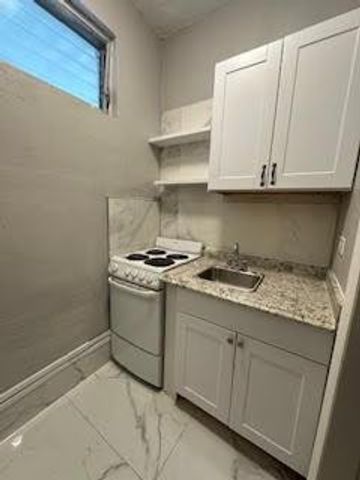 232 SW 10th Street, Hallandale Beach, FL 33009