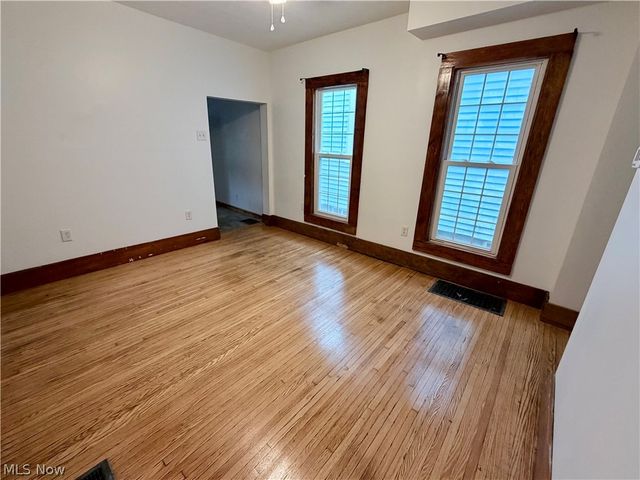 4254 Harrison Street, Bellaire, OH 43906