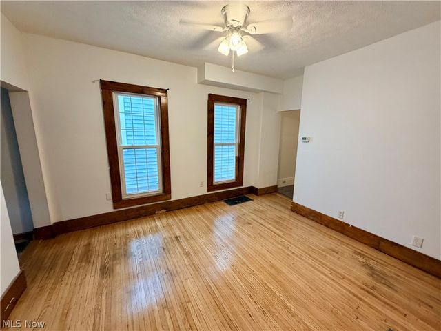 4254 Harrison Street, Bellaire, OH 43906