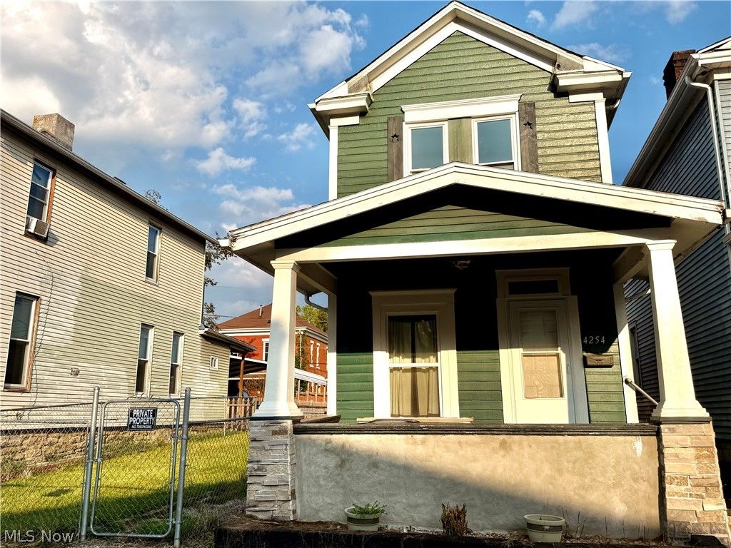 4254 Harrison Street, Bellaire, OH 43906