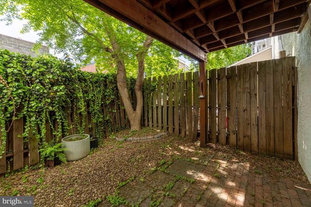 2406 ASPEN ST, Philadelphia, PA 19130