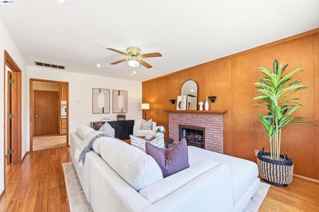 5346 Brophy Dr, Fremont, CA 94536