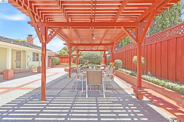 5346 Brophy Dr, Fremont, CA 94536
