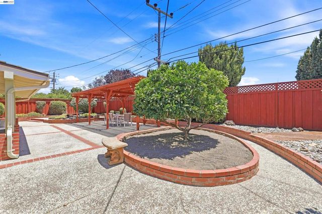 5346 Brophy Dr, Fremont, CA 94536