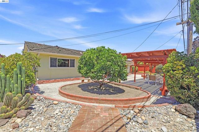 5346 Brophy Dr, Fremont, CA 94536