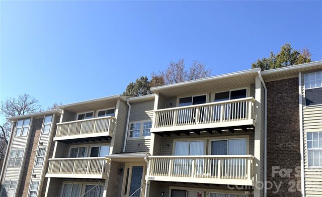 1604 Arlyn Circle J, Charlotte, NC 28213