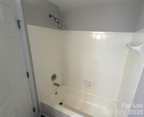 1604 Arlyn Circle J, Charlotte, NC 28213