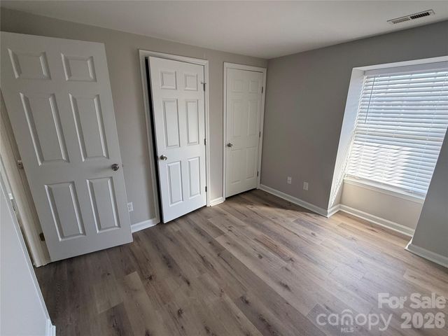 1604 Arlyn Circle J, Charlotte, NC 28213