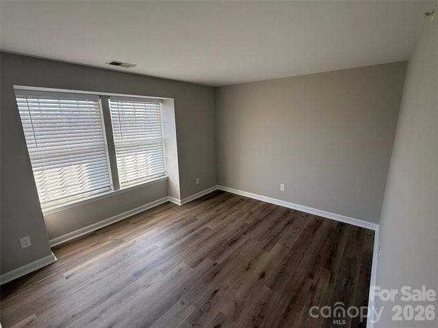 1604 Arlyn Circle J, Charlotte, NC 28213