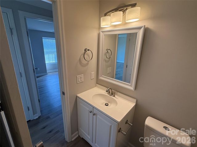 1604 Arlyn Circle J, Charlotte, NC 28213