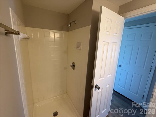 1604 Arlyn Circle J, Charlotte, NC 28213