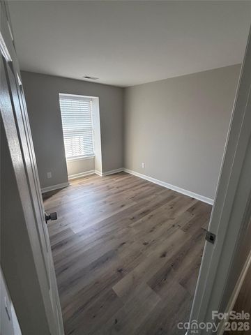 1604 Arlyn Circle J, Charlotte, NC 28213