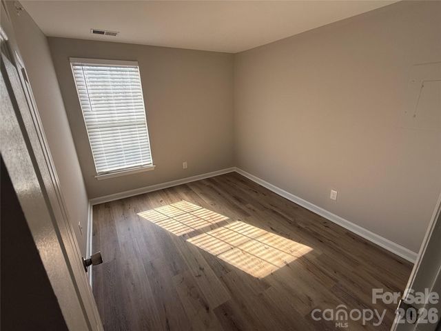 1604 Arlyn Circle J, Charlotte, NC 28213