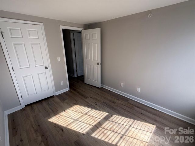 1604 Arlyn Circle J, Charlotte, NC 28213