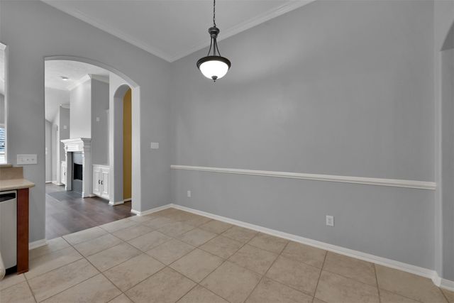 7 S Hawthorne Hollow Circle, Conroe, TX 77384