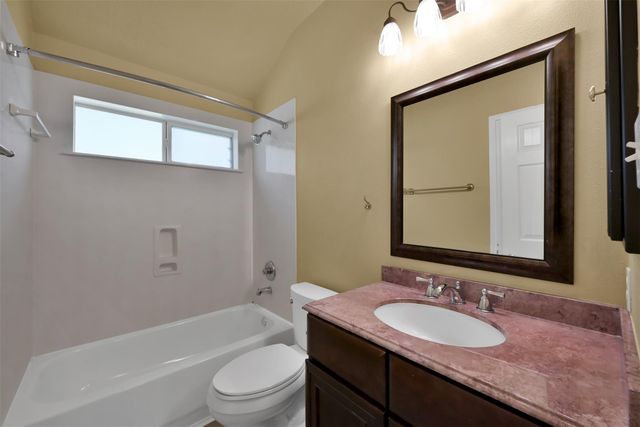 7 S Hawthorne Hollow Circle, Conroe, TX 77384