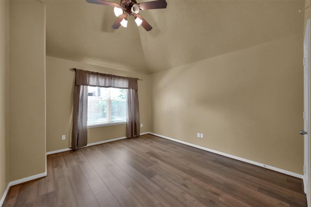 7 S Hawthorne Hollow Circle, Conroe, TX 77384