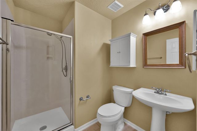 7 S Hawthorne Hollow Circle, Conroe, TX 77384