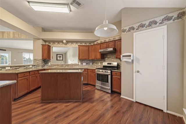 4142 Custer Creek Drive, Missouri City, TX 77459