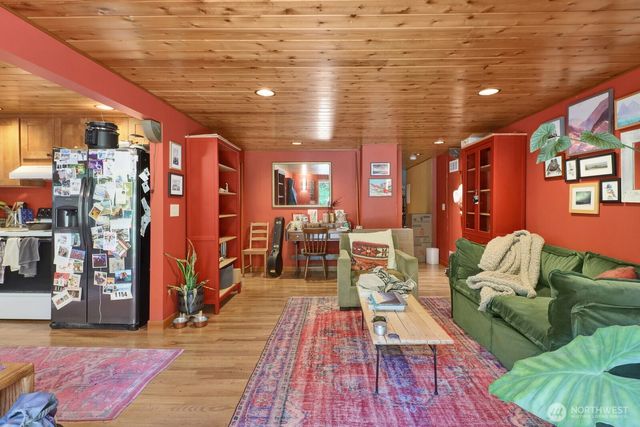 2070 Fairhaven Avenue, Bellingham, WA 98229