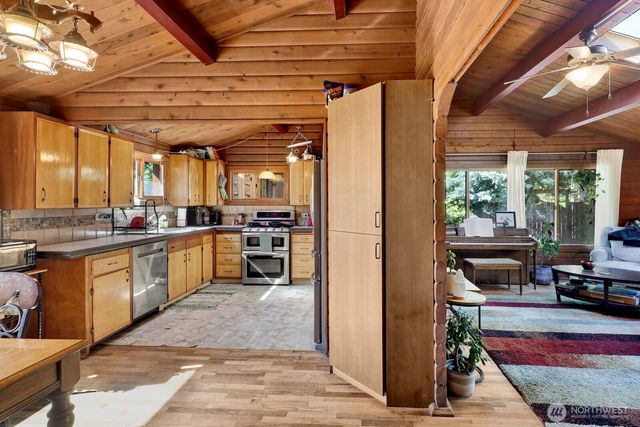 2070 Fairhaven Avenue, Bellingham, WA 98229