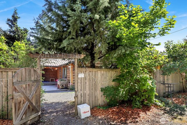 2070 Fairhaven Avenue, Bellingham, WA 98229