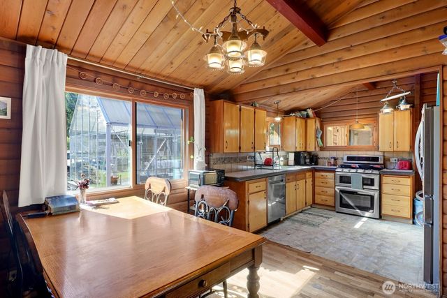 2070 Fairhaven Avenue, Bellingham, WA 98229