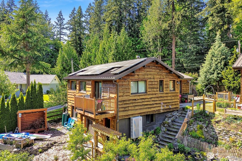 2070 Fairhaven Avenue, Bellingham, WA 98229