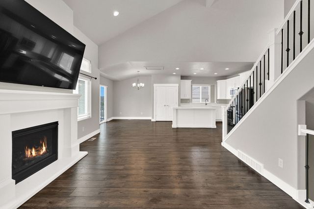 1568 E CHERRY LN, Layton, UT 84040