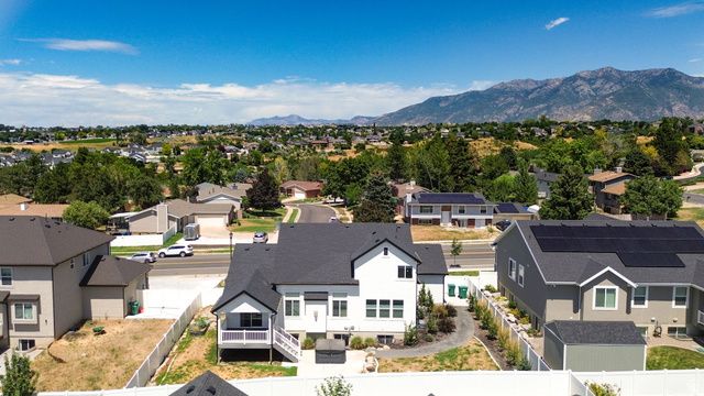1568 E CHERRY LN, Layton, UT 84040
