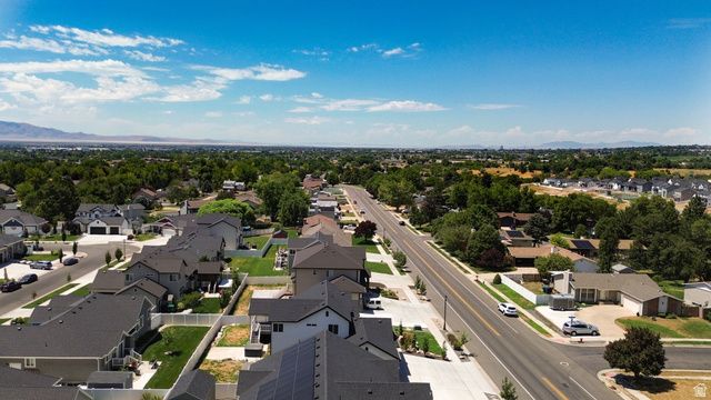 1568 E CHERRY LN, Layton, UT 84040