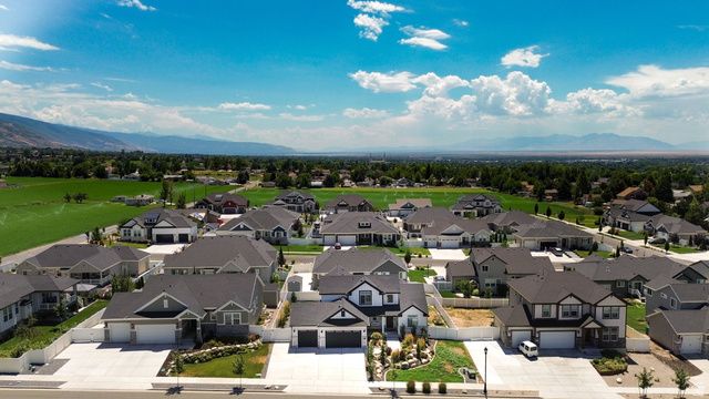 1568 E CHERRY LN, Layton, UT 84040