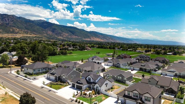 1568 E CHERRY LN, Layton, UT 84040