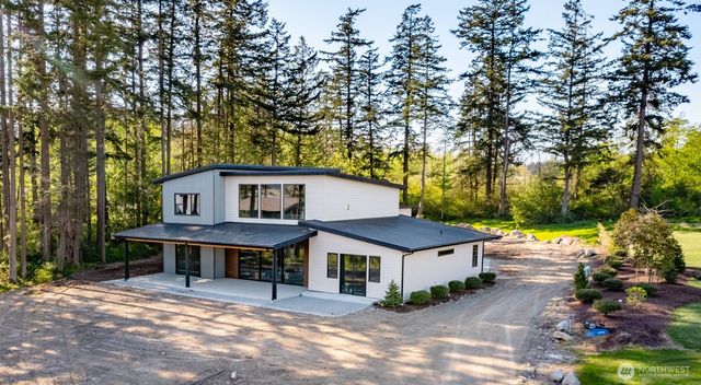 12915 Waterview Lane, Mount Vernon, WA 98273