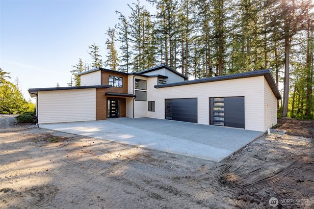 12915 Waterview Lane, Mount Vernon, WA 98273