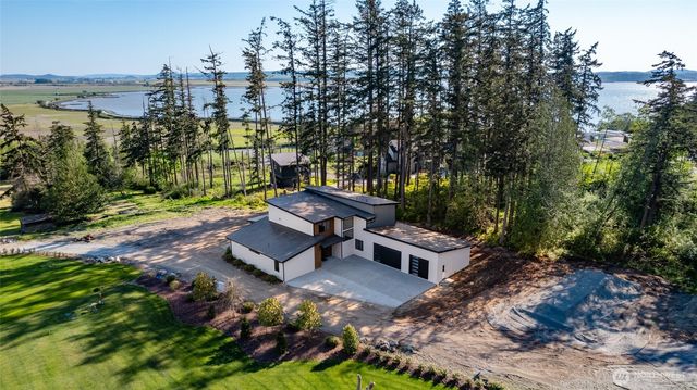 12915 Waterview Lane, Mount Vernon, WA 98273