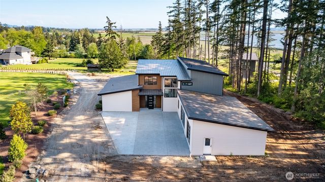 12915 Waterview Lane, Mount Vernon, WA 98273
